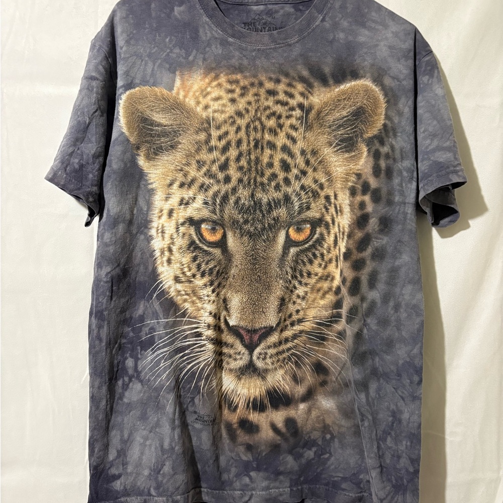 The Mountain Gray Leopard Graphic Short Sleeve Tee